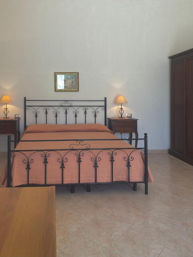 La Rondine bed&breakfast Uggiano La Chiesa Exterior foto